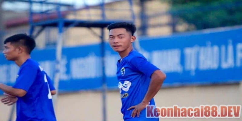 HLV châu Âu đưa Nguyễn Đình Huyên xuống đội hạng Nhất